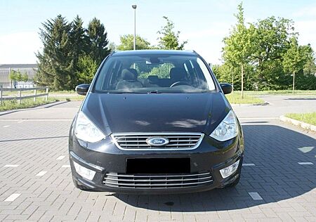 Ford Galaxy 2,2 TDCi 147kW DPF Titanium 7 Sitzer