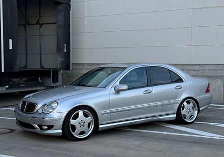 Mercedes-Benz C 320 AVANTGARDE AMG PAKET Leder Xenon 18 Zoll