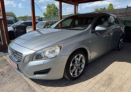 Volvo V60 Kombi Ocean Race*NAVI*LEDER*SHZ*