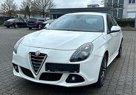 Alfa Romeo Giulietta Turismo/LEDER/SHZ/1.HAND/SCHECKHEFT
