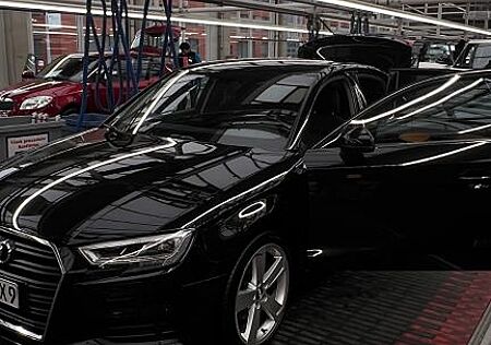 Audi A3 Limousine 18 Zoll, Scheckheft, TOP