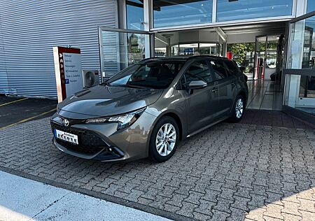 Toyota Corolla Touring Sports Hybrid Business Edition++