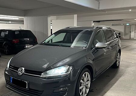 VW Golf Volkswagen 2.0 TDI Highline - Bi-Xenon, Navi, PDC