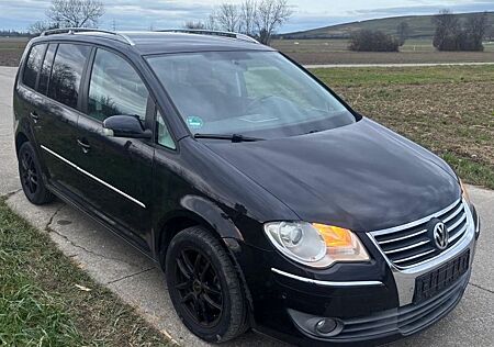VW Touran Volkswagen Highline