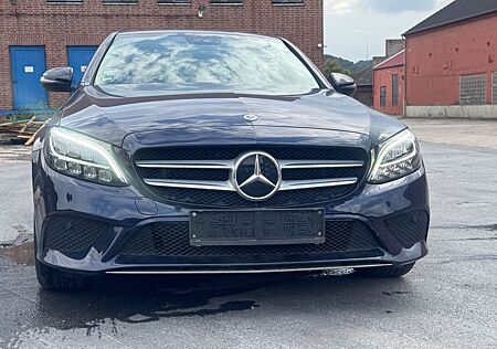 Mercedes-Benz C 180 -