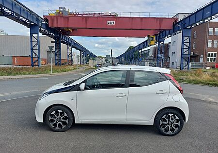 Toyota Aygo (X) Aygo -play connect