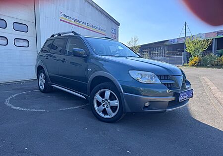 Mitsubishi Outlander Intense Automatik / Tüv