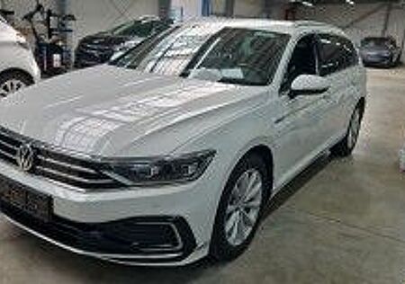 VW Passat Variant Volkswagen GTE R-LINE DCC*DYNAUDIO*KAM*MATRI