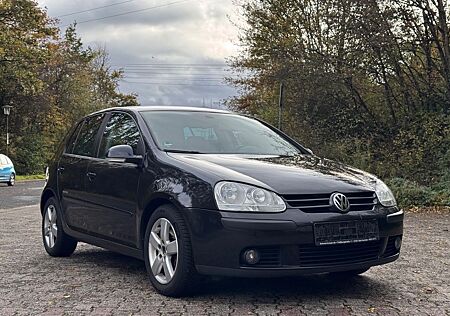 VW Golf Volkswagen V Lim. United