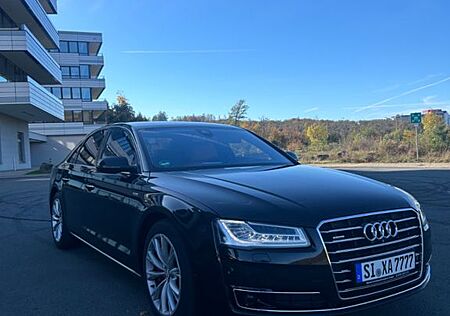 Audi A8 4.2 TDI tiptronic quattro -