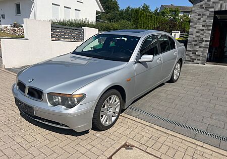 BMW 735i A - V8