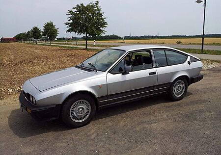 Alfa Romeo GTV Alfetta