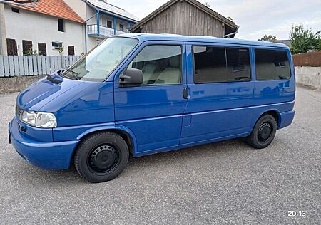 VW T4 Caravelle Volkswagen 2,5-l-Diesel TDI 75kW Standard