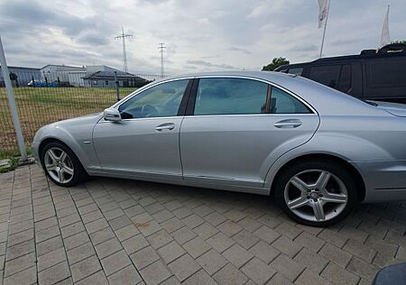 Mercedes-Benz S 500 4MATIC BlueEFFICIENCY L -