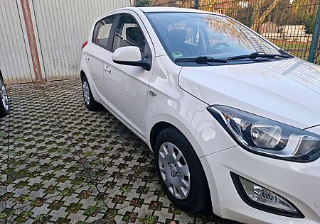 Hyundai i20 1.2 Classic Classic 5 Türer Unfallfrei