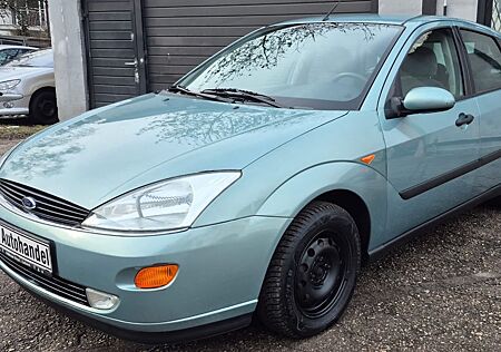 Ford Focus 1.6 Ghia Automatik Klima PDC TÜV Neu