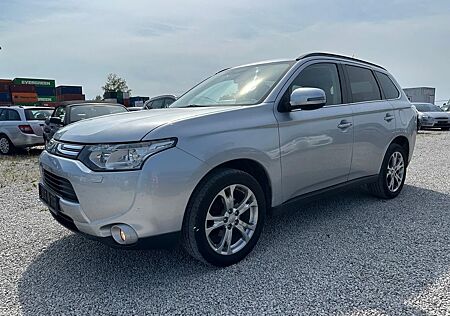 Mitsubishi Outlander ClearTec Intense 4WD Aut.Navi 7-Sitze