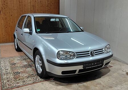 VW Golf Volkswagen 1.6 Automatik Special / großer Service NEU