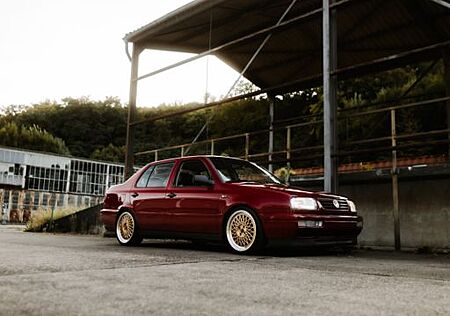 VW Vento Volkswagen GLX /Kein Golf 3,GTI,VR6/ Vieles Neu