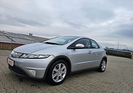 Honda Civic Lim. 5-trg. 1.4 Sport wenig KM