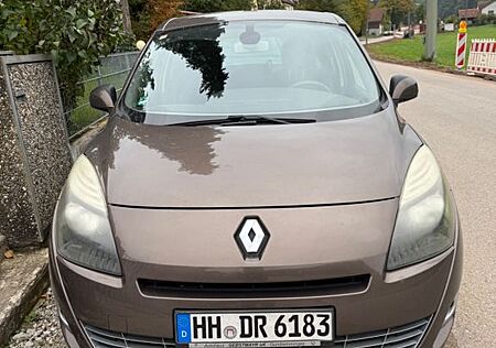 Renault Grand Scenic Dynamique dCi 110 FAP e...