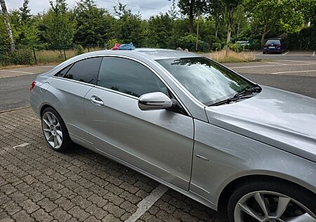 Mercedes-Benz E 350 Coupé CGI BlueEFFICIENCY ELEGANC...