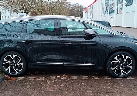 Renault Grand Scenic BLUE dCi 120 EDC Bose Edition B...