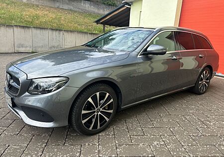 Mercedes-Benz E 300 T-Modell de Panorama AHK HeadUp Leder94TKM
