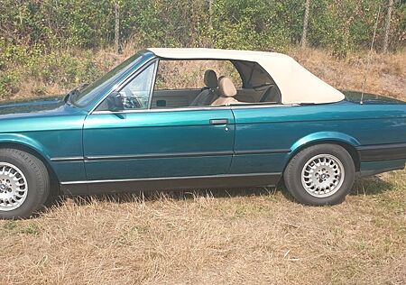 BMW 318 E30 Cabrio Lavagrün/Volleder beige TÜV 4/27