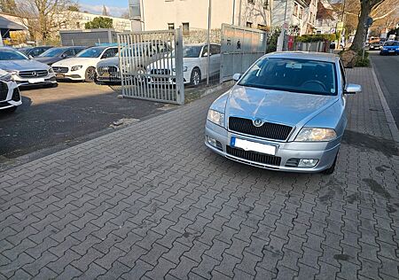 Skoda Octavia 1.6 FSI Sport Edition Navi,EFH,PDC,1.Han