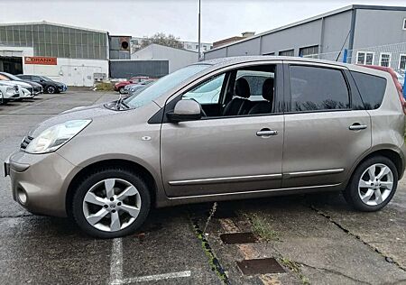 Nissan Note Tekna 1.6 Klimaaut. Navi PDC Teil-Leder 1-H