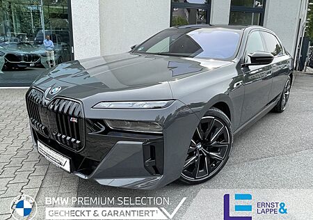 BMW i7 M70 xDrive M Sport || TheatreScreen Massage