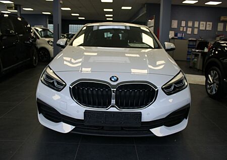 BMW 118i Aut. Advantage - Navi - LED -