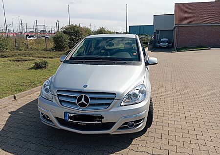 Mercedes-Benz B 200 -