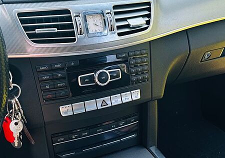 Mercedes-Benz E 220 BlueTEC BE Edition ELEGANCE Autom. Edi...