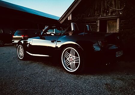 BMW Z4 Roadster 2.5i - Rubinschwarz Metallic