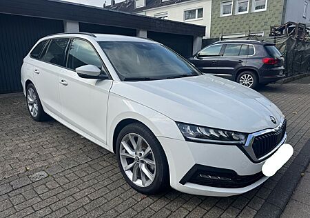 Skoda Octavia 1.5 TSI e-TEC DSG AMBITION Apple CarPlay