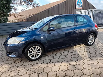 Toyota Auris 1.4 Benzin Top Zustand TÜV 03/2027