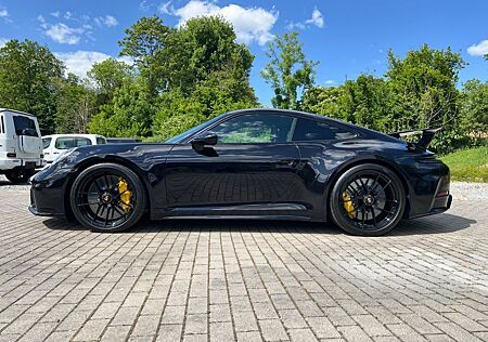 Porsche 992 COUPE 4 GTS *CERAMIK*BURMESTER*AEROKIT*