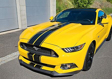 Ford Mustang Coupe 5.0 V8 GT Aut. erst 17.544 Km