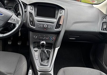 Ford Focus 1,0 EcoBoost 74kW Cool & Connect Turni...