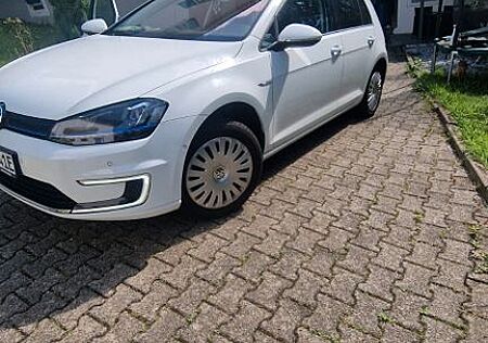 VW Golf Volkswagen e- e-