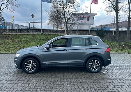 VW Tiguan Volkswagen Comfortline Panoramadach LED nur 18tkm