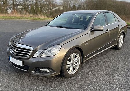 Mercedes-Benz E 250 CDI AVANTGARDE *Top Ausstattung* *Rentner*
