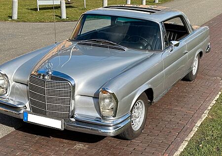 Mercedes-Benz 280 SEB Coupe W111 automatik