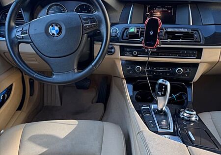 BMW 530d xDrive Touring A -