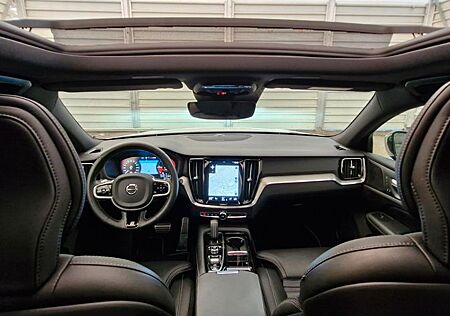 Volvo V60 R Design AWD/Navi/LED/360°/AHK/Pano/Bliss/1H