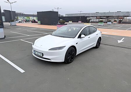 Tesla Model 3 Standard Range RWD Premium