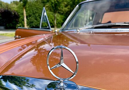 Mercedes-Benz CE 280 280 CE (w114)