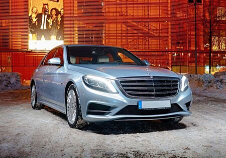 Mercedes-Benz S 500 L - Rear seat package, ABC suspension.